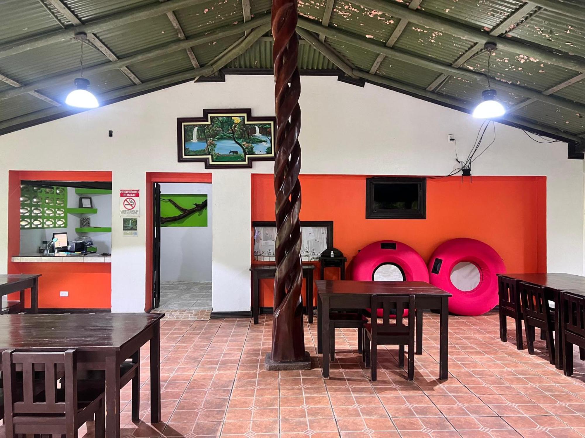 Hotel Catarata Rio Celeste Бихагуа Экстерьер фото