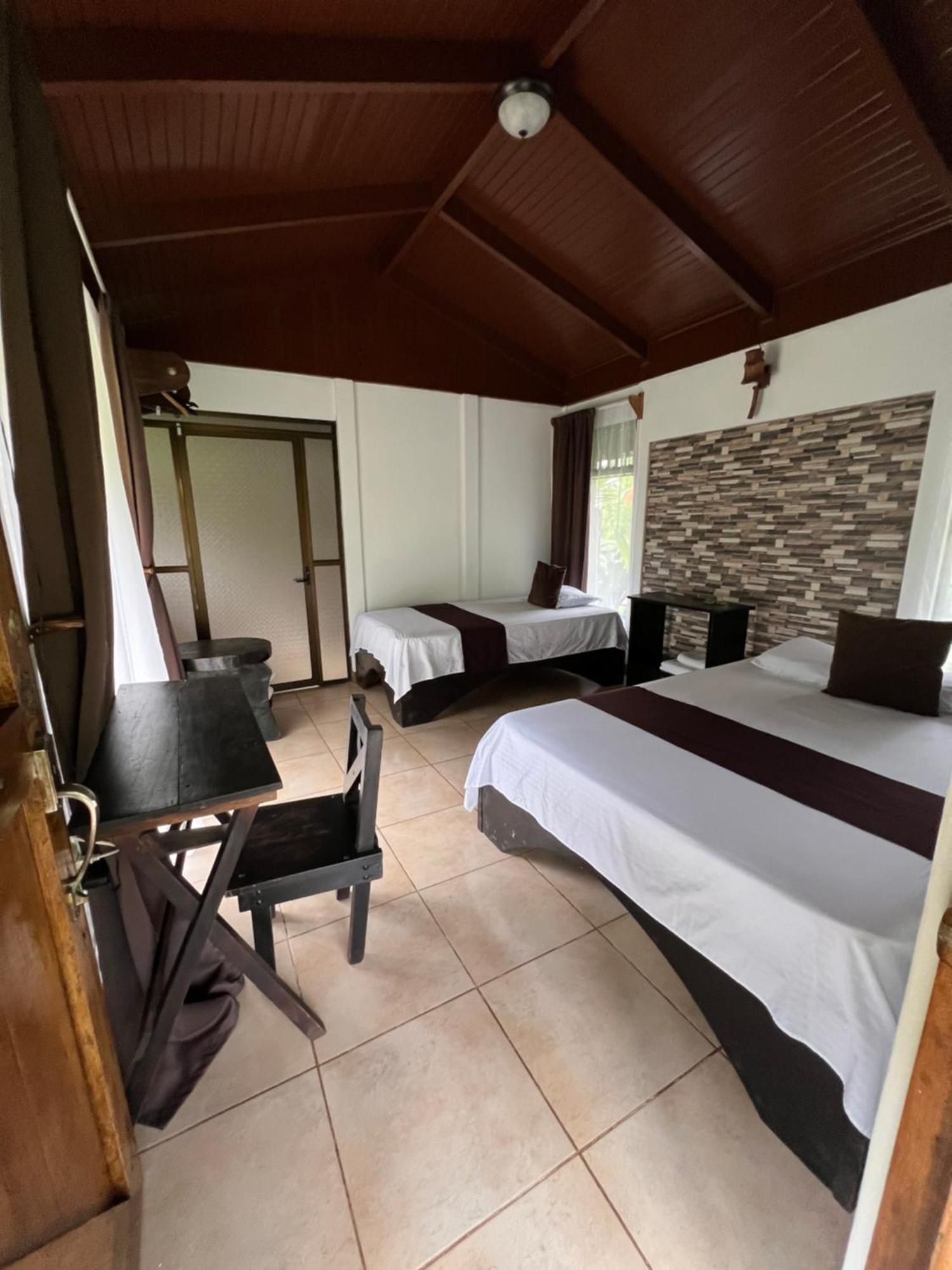 Hotel Catarata Rio Celeste Бихагуа Экстерьер фото