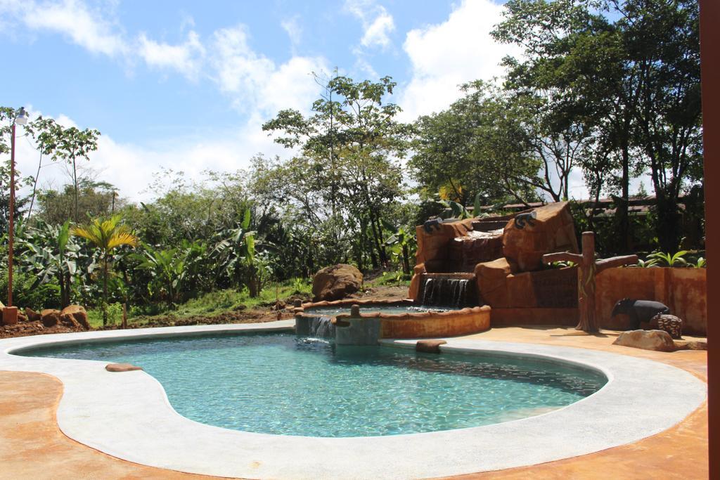 Hotel Catarata Rio Celeste Бихагуа Экстерьер фото