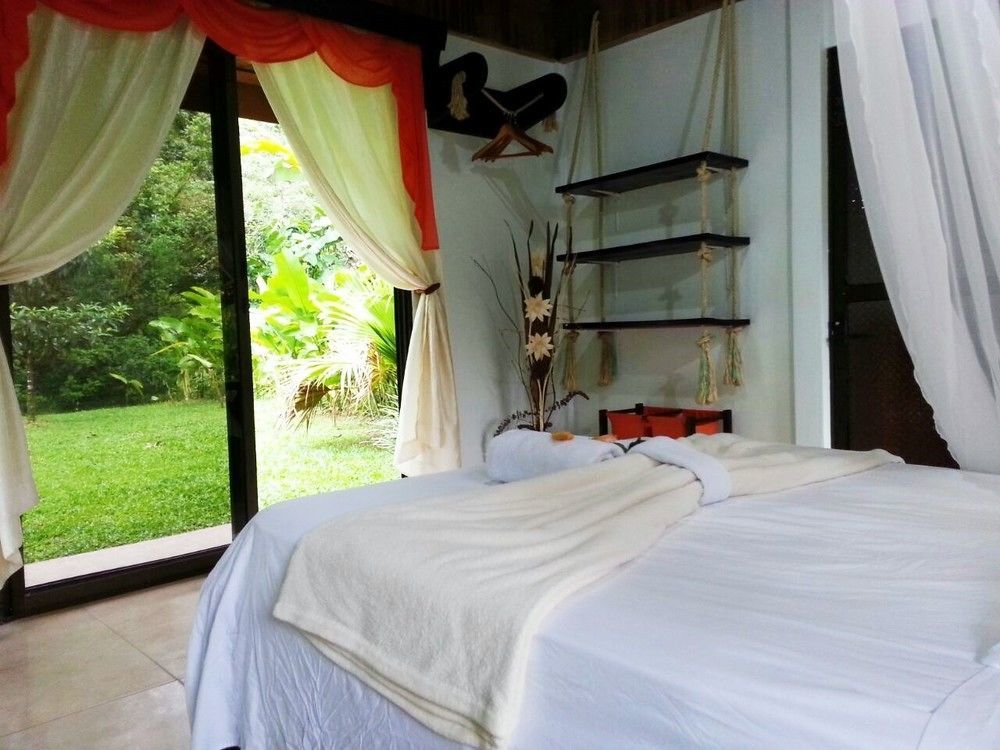 Hotel Catarata Rio Celeste Бихагуа Экстерьер фото